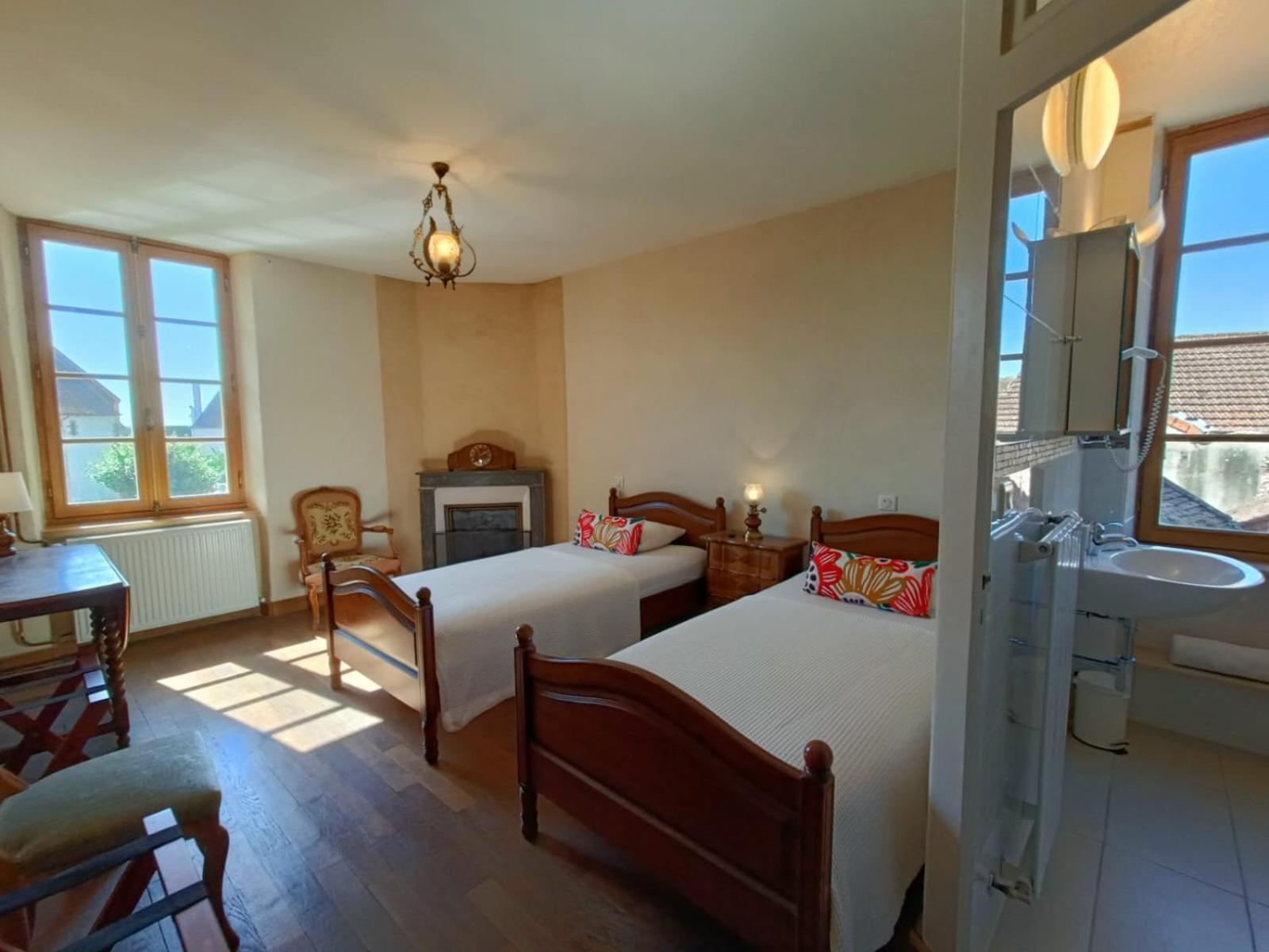 Chez Casimir Bed and Breakfast Cercy-la-Tour Eksteriør billede